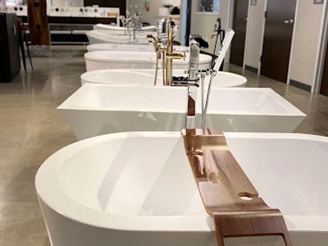 Bathtubs at The Plumbing Warehouse LCR Monroe Lousiana